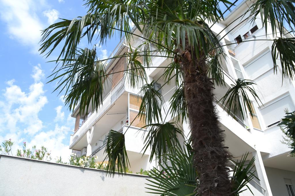 Apartment Antonija With Seaview Рийека Екстериор снимка