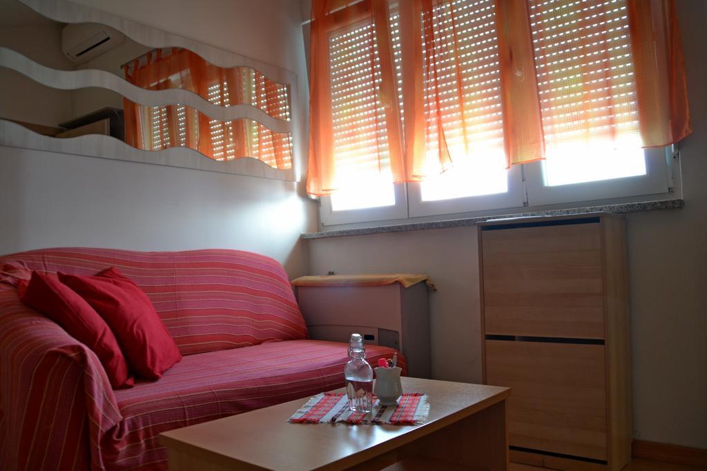 Apartment Antonija With Seaview Рийека Екстериор снимка