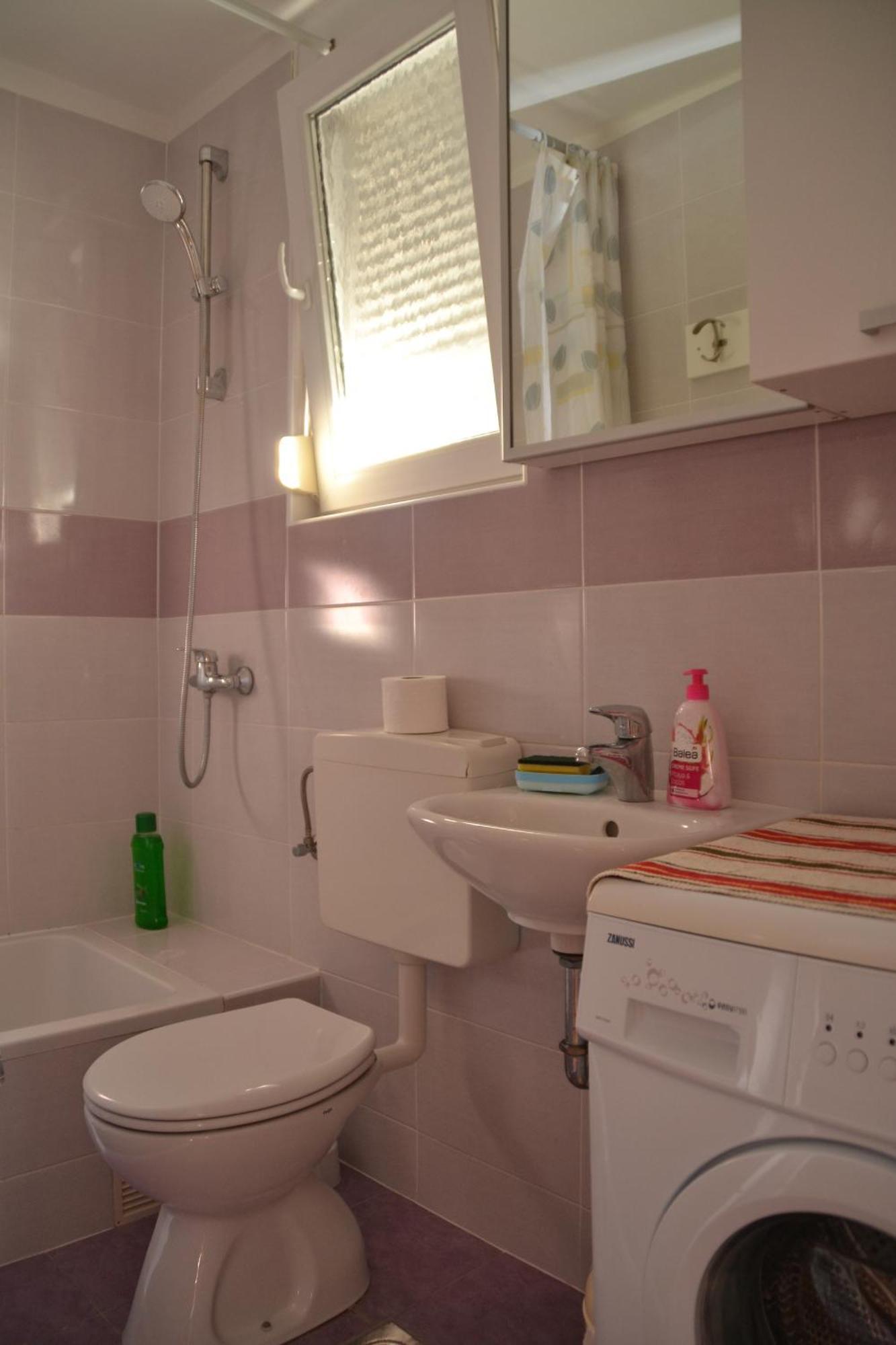 Apartment Antonija With Seaview Рийека Екстериор снимка