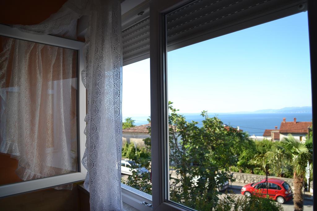 Apartment Antonija With Seaview Рийека Екстериор снимка