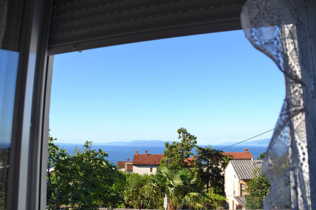 Apartment Antonija With Seaview Рийека Екстериор снимка